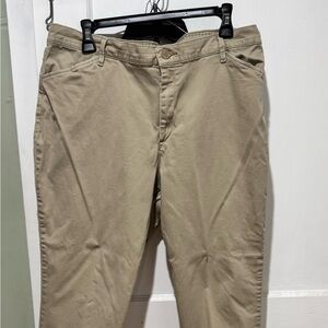 Women’s Lee Khaki pants size 16P. Excellent condition